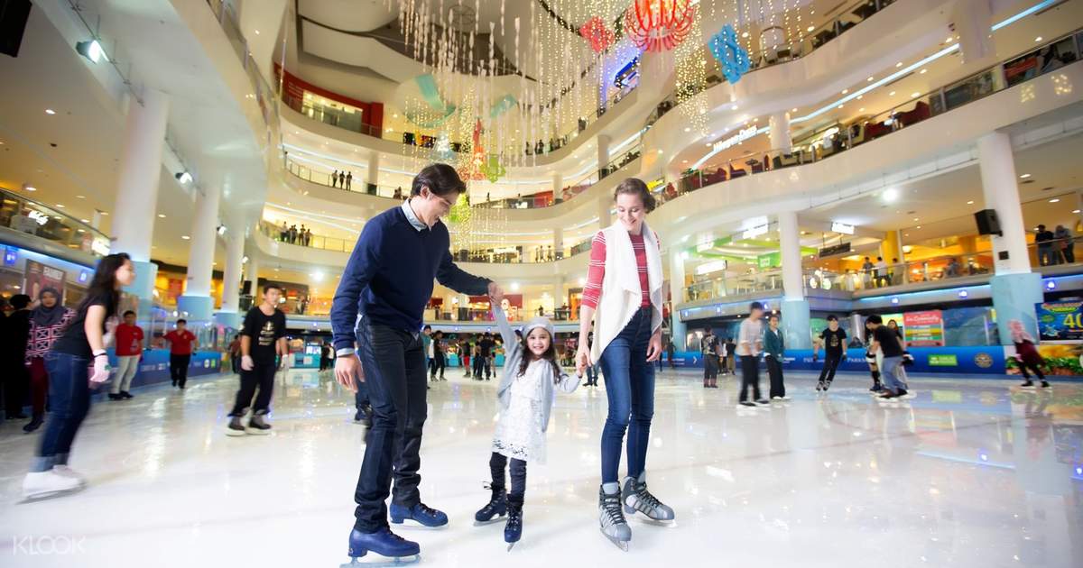 Sunway Pyramid Ice Skating in Malaysia
